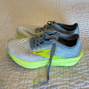 Brooks Hyperion Elite 2 - size 8 unisex